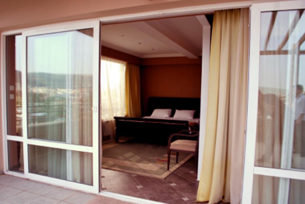 Prestige Palace - Esquisse Hotel Tbilisi Room photo