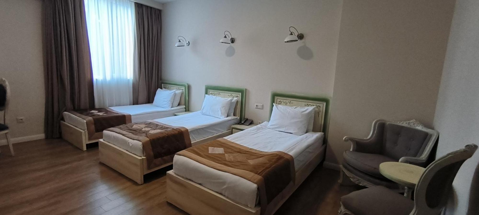 Prestige Palace - Esquisse Hotel Tbilisi Room photo