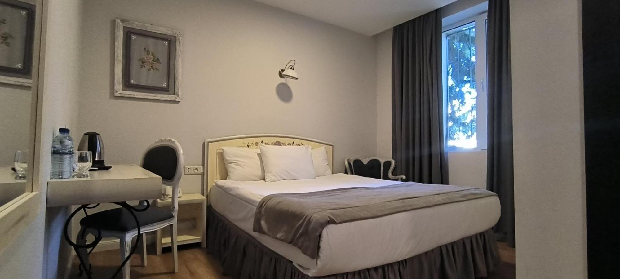 Prestige Palace - Esquisse Hotel Tbilisi Room photo