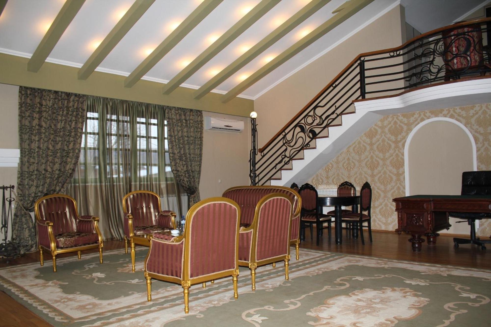 Prestige Palace - Esquisse Hotel Tbilisi Room photo
