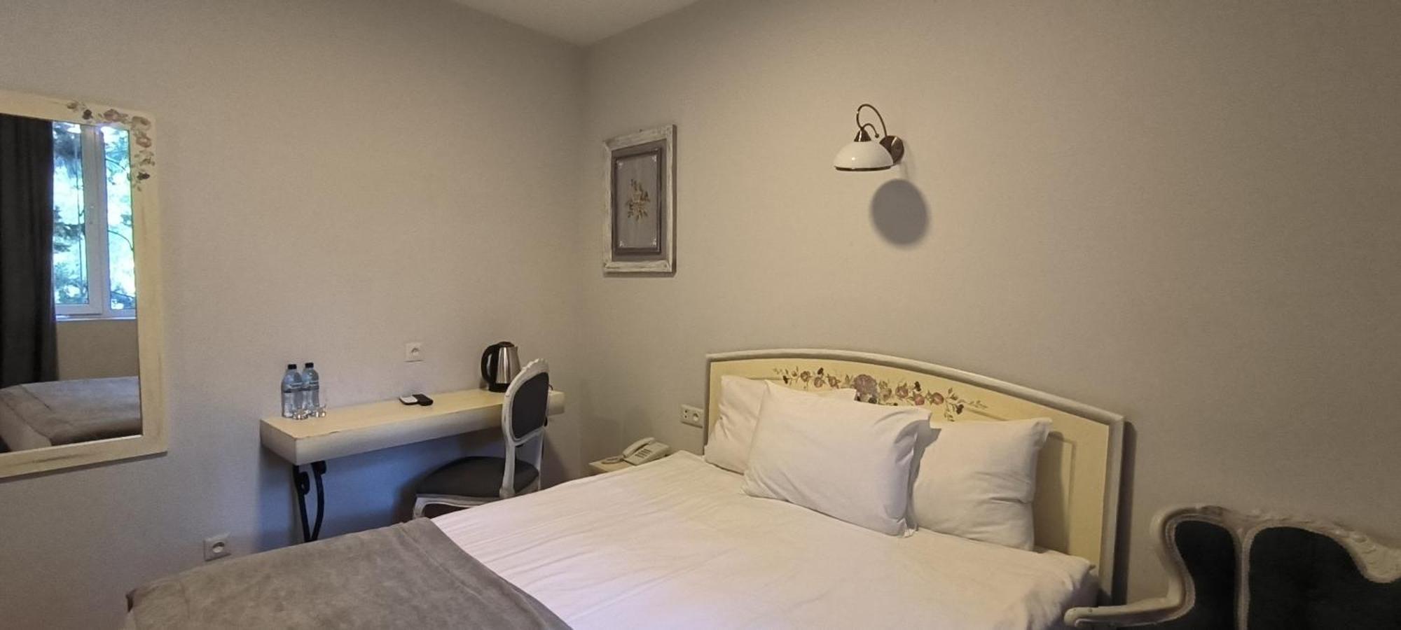 Prestige Palace - Esquisse Hotel Tbilisi Room photo