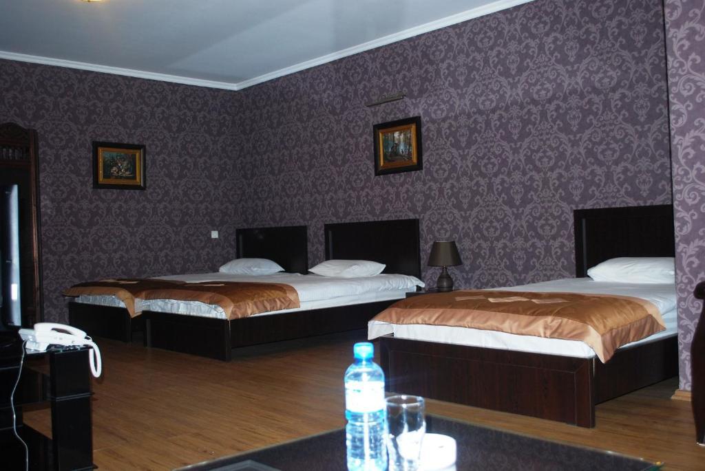 Prestige Palace - Esquisse Hotel Tbilisi Room photo